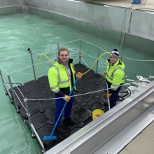 schwimmende-arbeitsplattform.schwimmbecken-reinigungsarbeiten-kassel