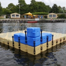 badeinsel-mit-rutsche-8