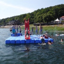 badeinsel-mit-rutsche-1