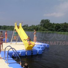 badeinsel-mit-rutsche-10