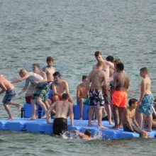 ponton-badeinsel-mit-rutsche-1