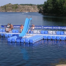 ponton-badeinsel-mit-rutsche-3