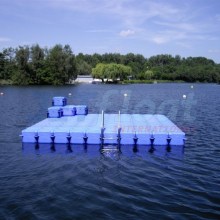 schwimmende-badeinsel-mit-rutsche-4