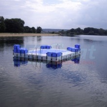 schwimminsel-mit-rutsche-1