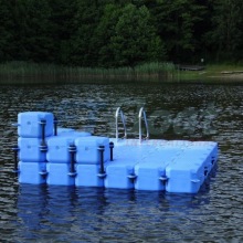 schwimminsel-mit-rutsche-14