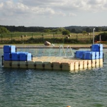schwimminsel-mit-rutsche-15
