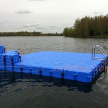 schwimminsel-mit-rutsche-19