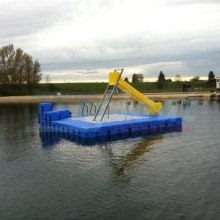 schwimminsel-mit-rutsche-20