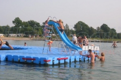Badeinsel mit Rutsche und Eckaufdopplung