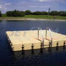 Schwimmende-Badeinsel-2