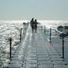 badesteg-in-offener-see-3-f8