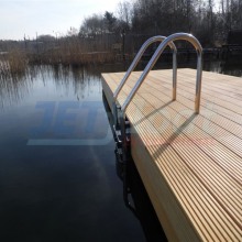 HOLZVERKLEIDETE PONTONS