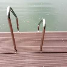 pontons-kaufen-schwimmsteg-holz-verkleidet