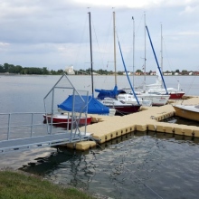 1_schwimmkoerper-bootssteg-stegbauer-duwe