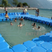 SCHWIMMPLATTFORMEN MIT INNENPOOL