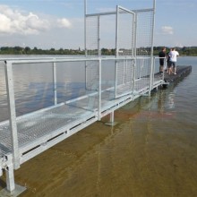schwimmstege-boote-2