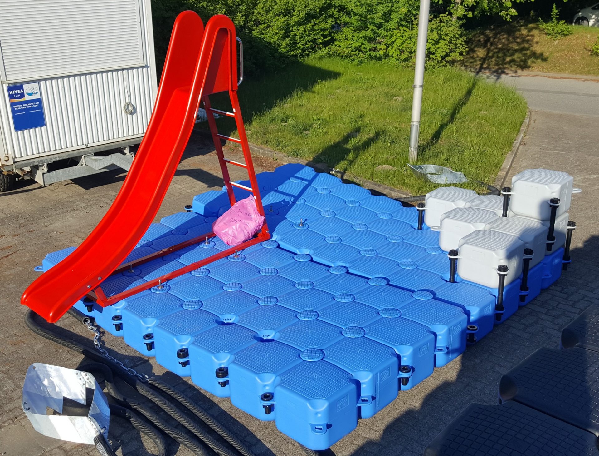 Kunststoff Schwimminsel bauen mit JETfloat Schwimmelementen und Duwe ...