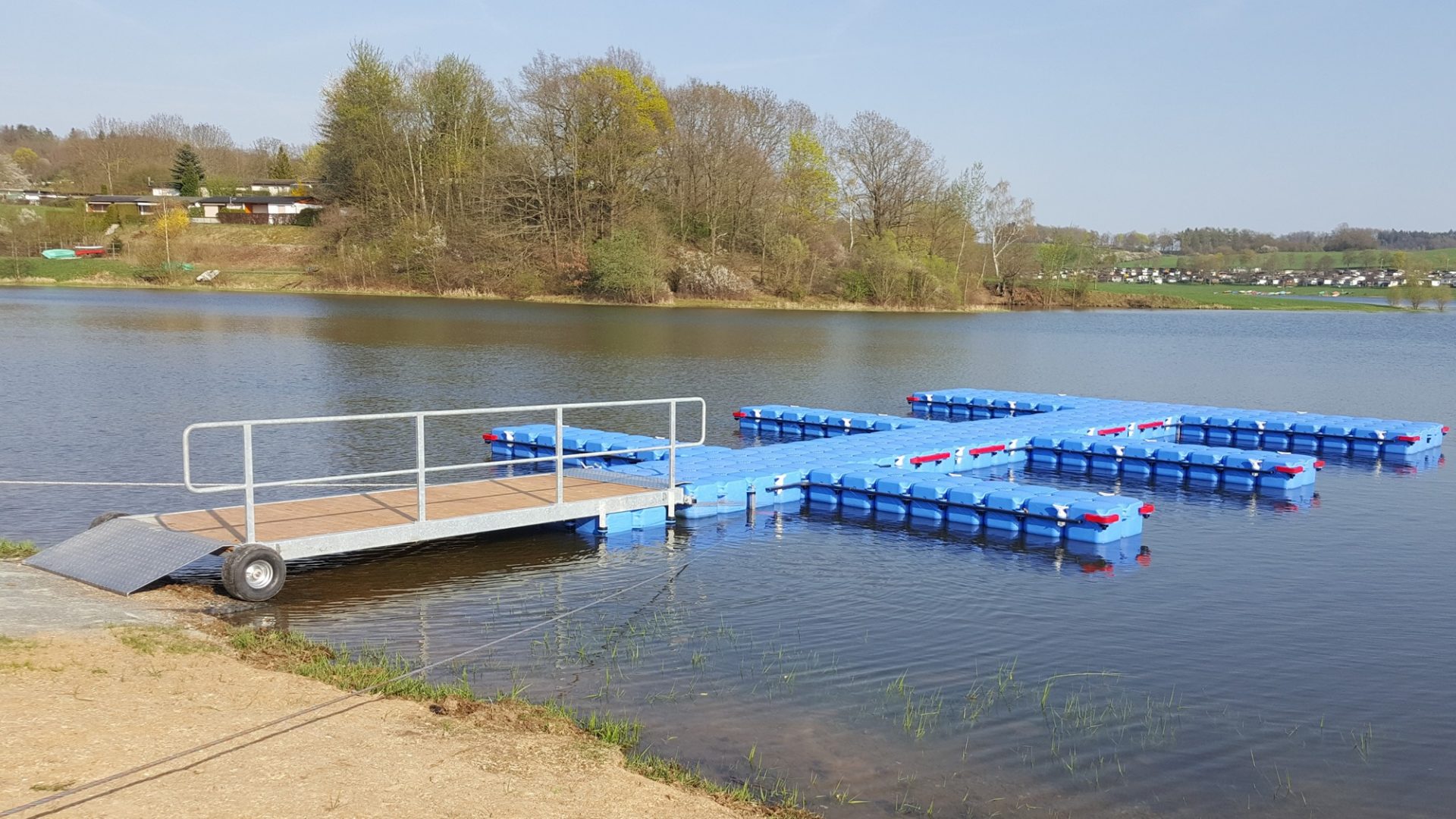 Steganlagen Hersteller Stegbau mit Kunststoff Schwimmkörpern ...