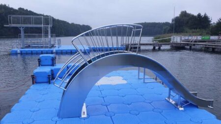 Badeinseln und Plattformen