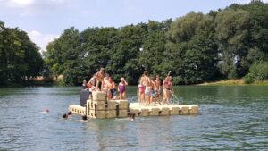 BADEINSELN MIT ECKAUFDOPPLUNGEN/RUTSCHEN